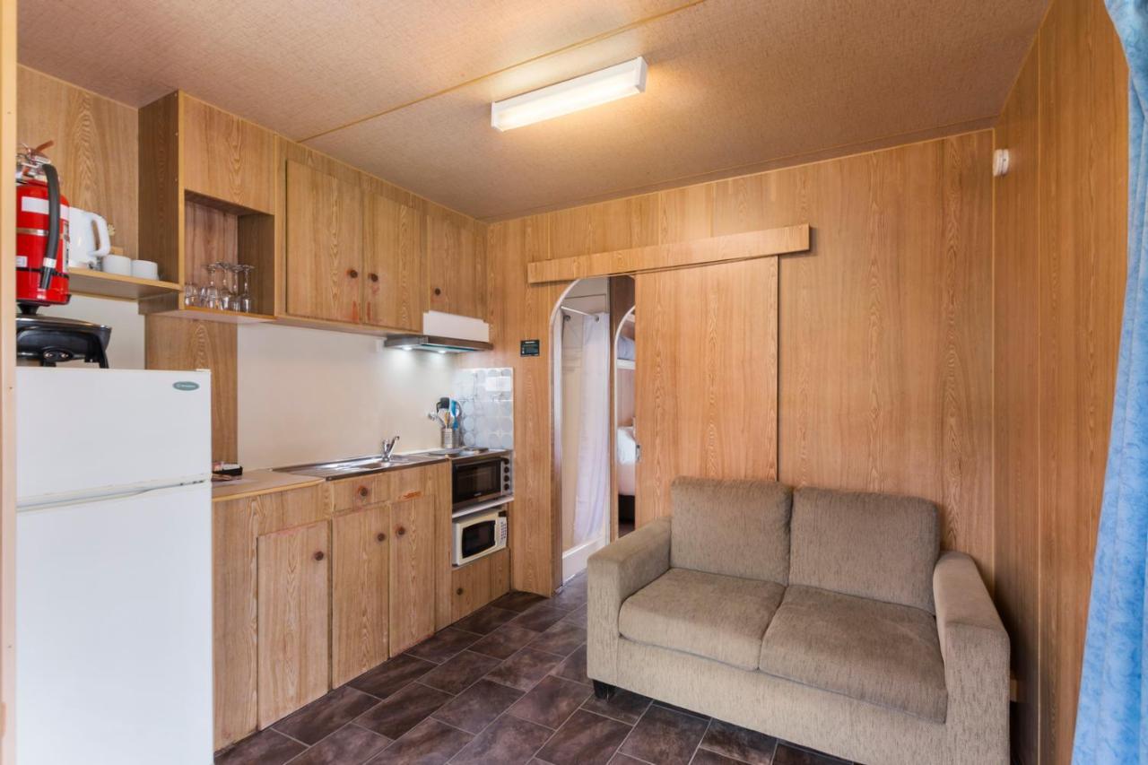 Wairo Beach Holiday Park Tabourie Lake Eksteriør billede