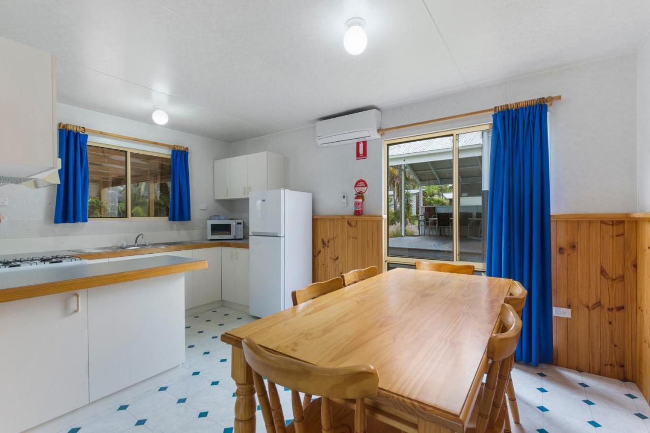 Wairo Beach Holiday Park Tabourie Lake Eksteriør billede